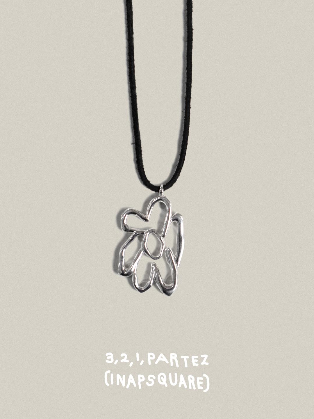 [partez x INAP] FLOWER NECKLACE