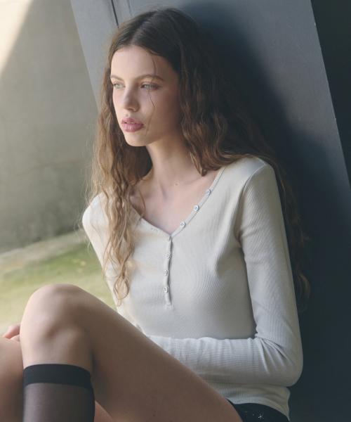 버튼업 리브드 브이넥 롱슬리브 [BEIGE]