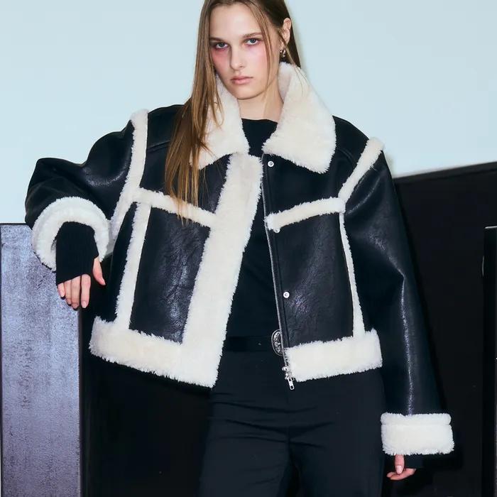 Line Crop Mustang in Black