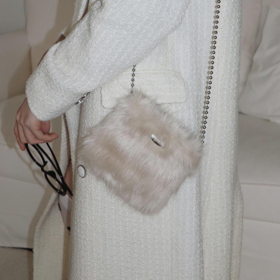 [Winter Limitied] Welcome Fur Bag (Oat Beige)