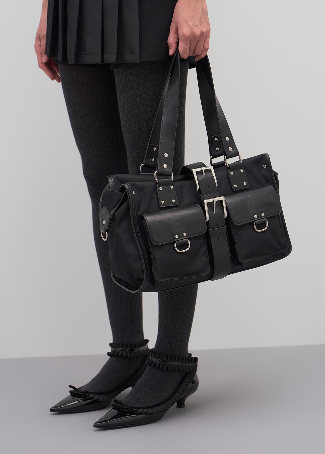 [예약배송]LEATHER PATCHED SHOULDER BAG (BLACK)