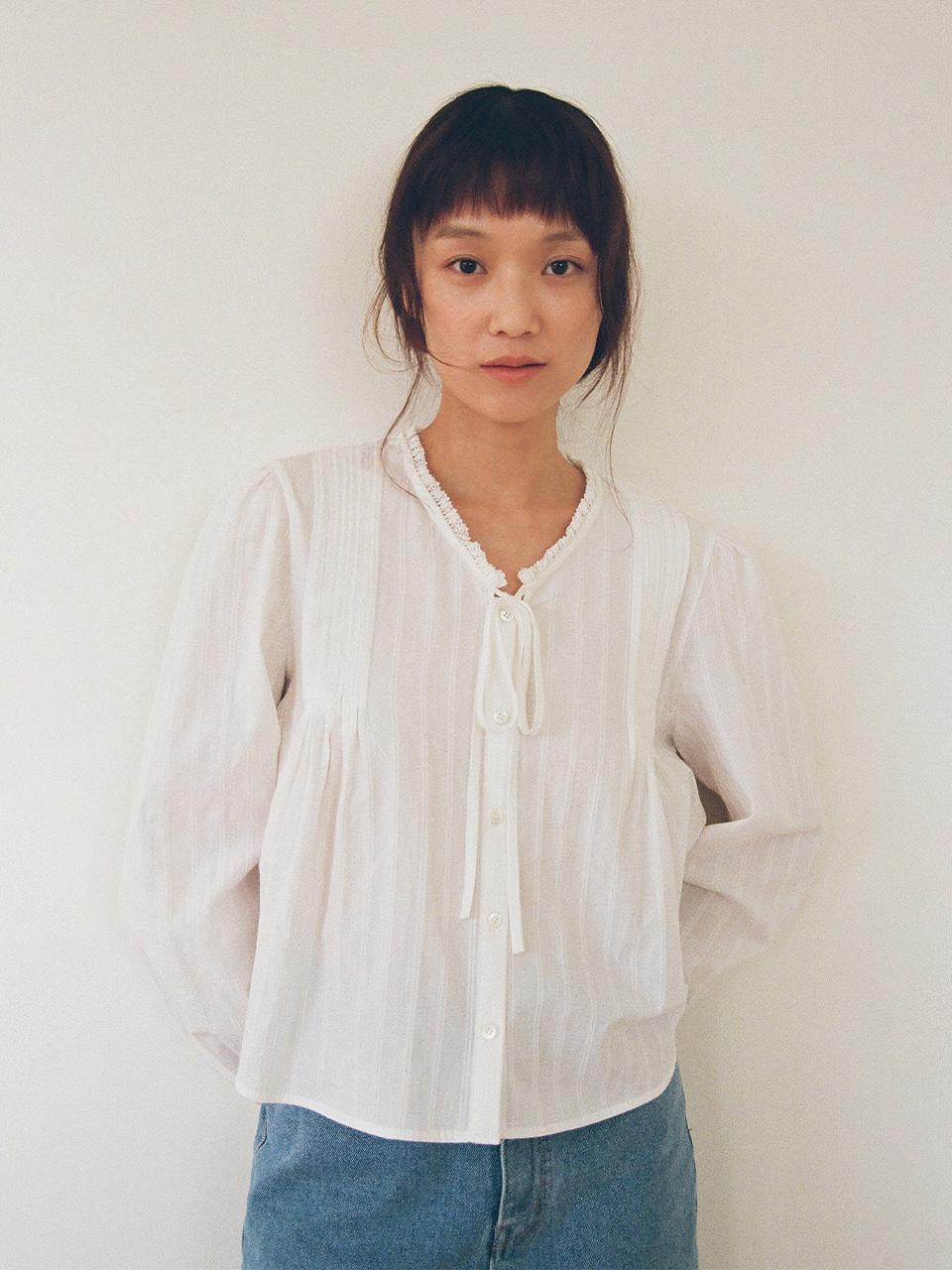 2nd) moui Jane pintuck lace blouse (IVORY)