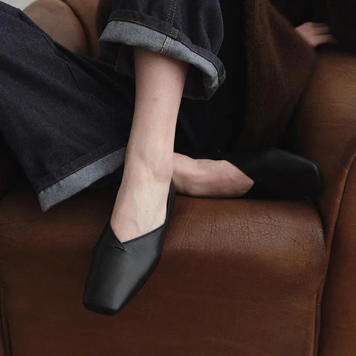 Meave square flats DA5AB0010_FH