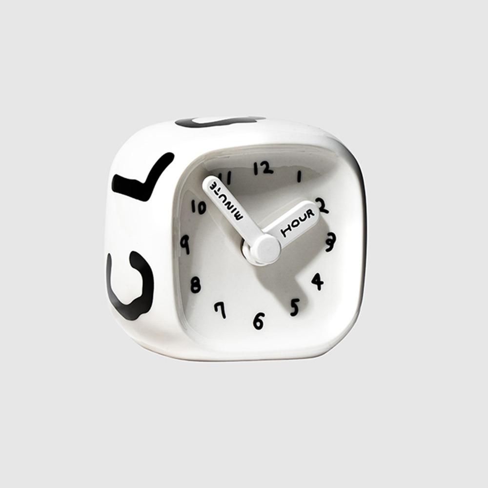 이나피에디션_세라믹 큐브시계_01