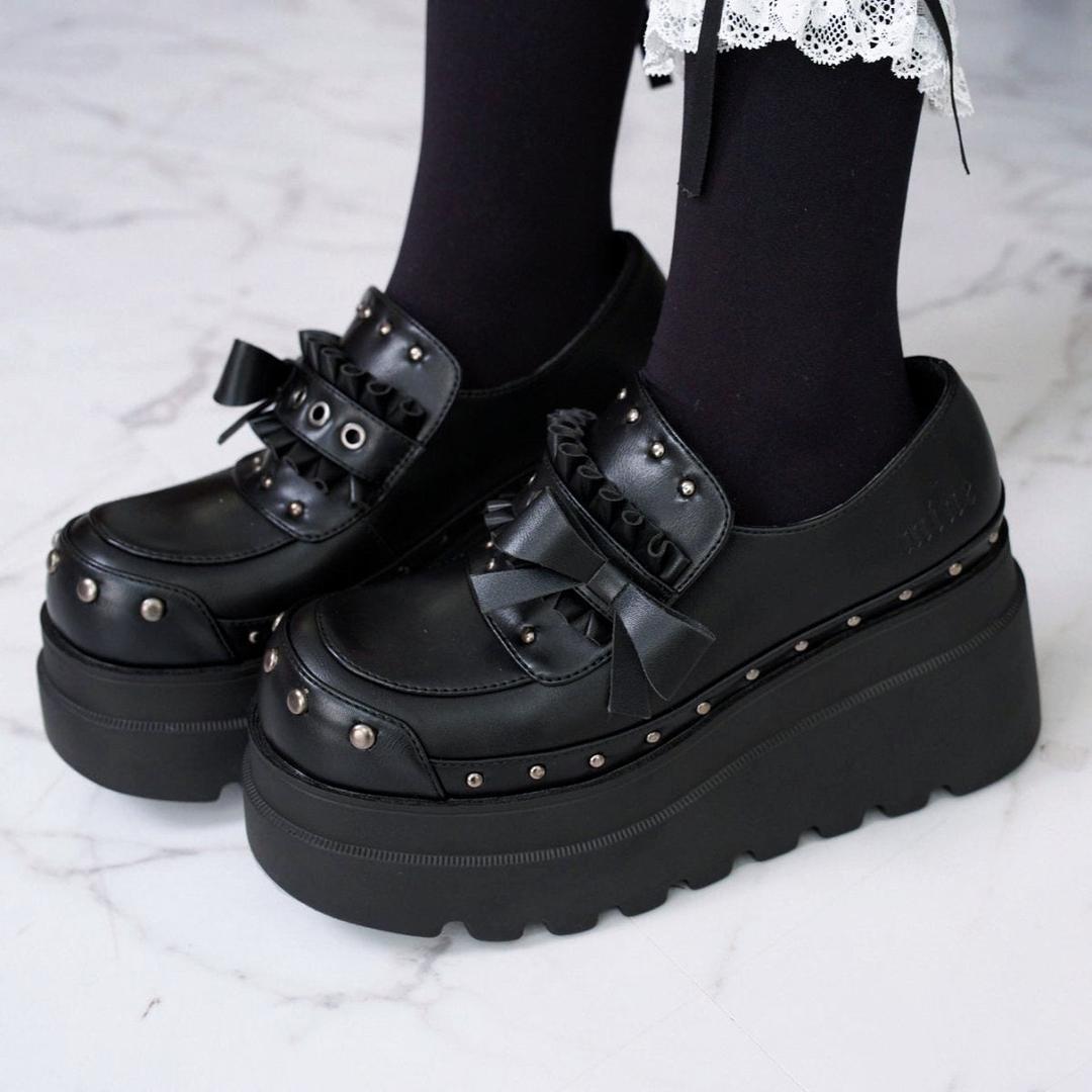 《mine》リボンスタッズ厚底シューズ - M(23.5cm)