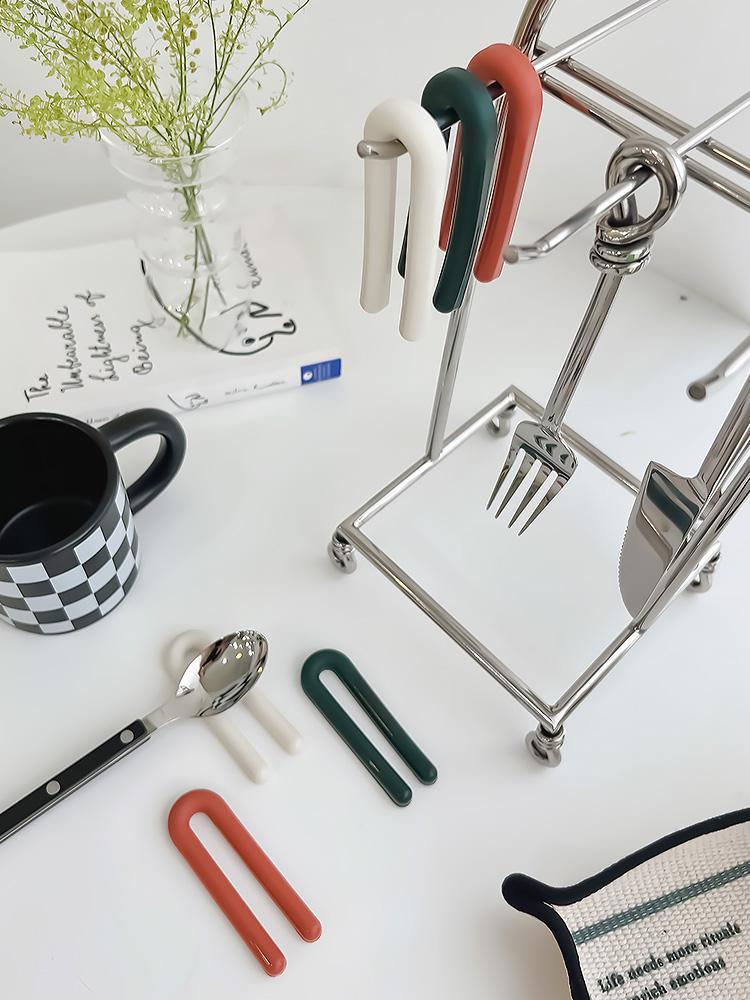 TUK 실리콘 고리 수저받침 2p 세트 걸어서 보관하는 수저받침대