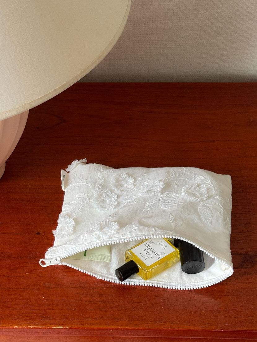 사각파우치  Medium 화이트자수