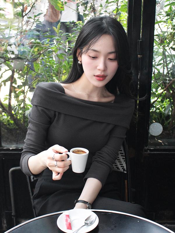 슬로우앤드 #SLOWMADE. 피아노 여리핏 슬림스퀘어탑 - 3 color