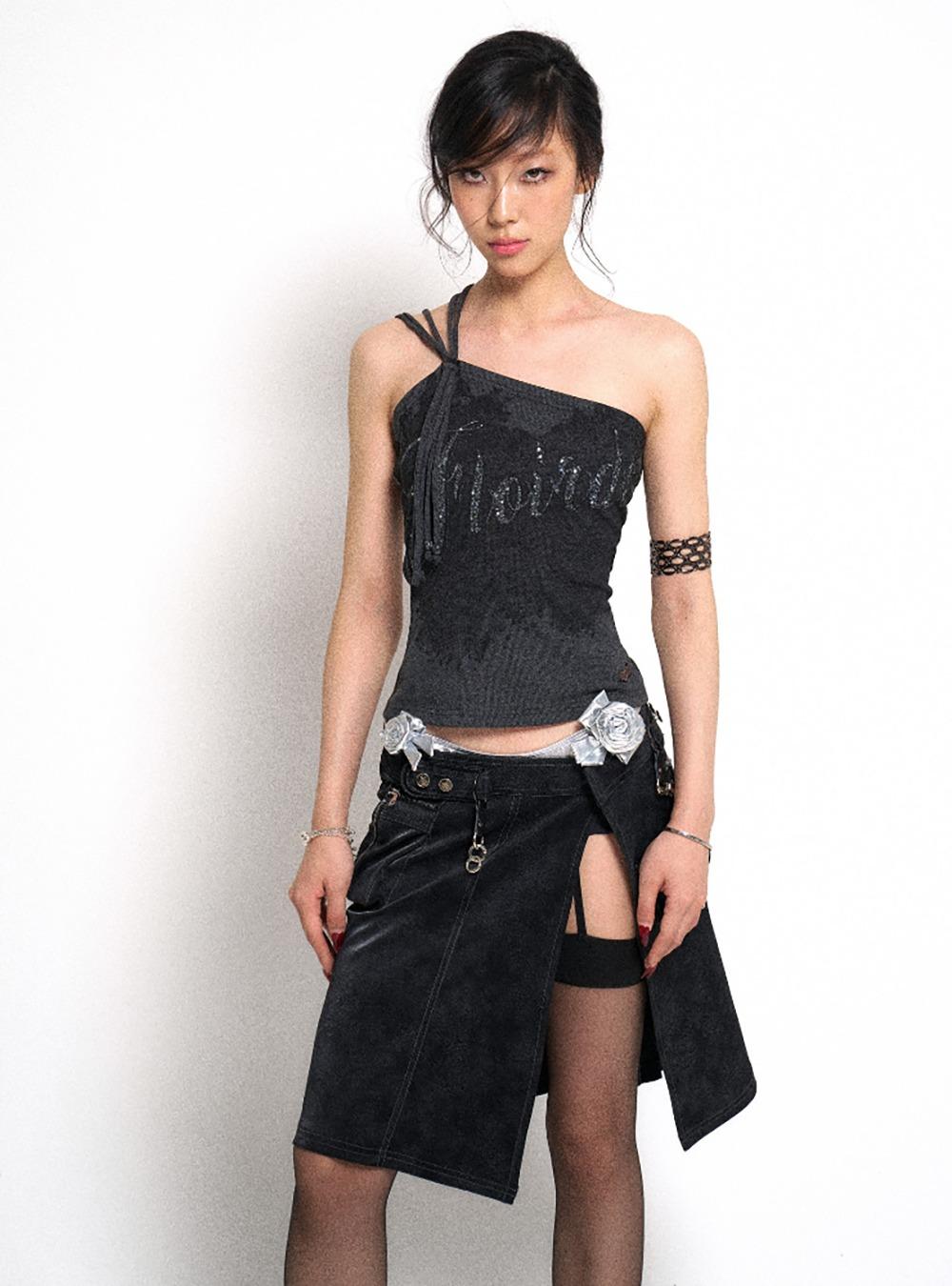 Strap Graphic Slim Top
