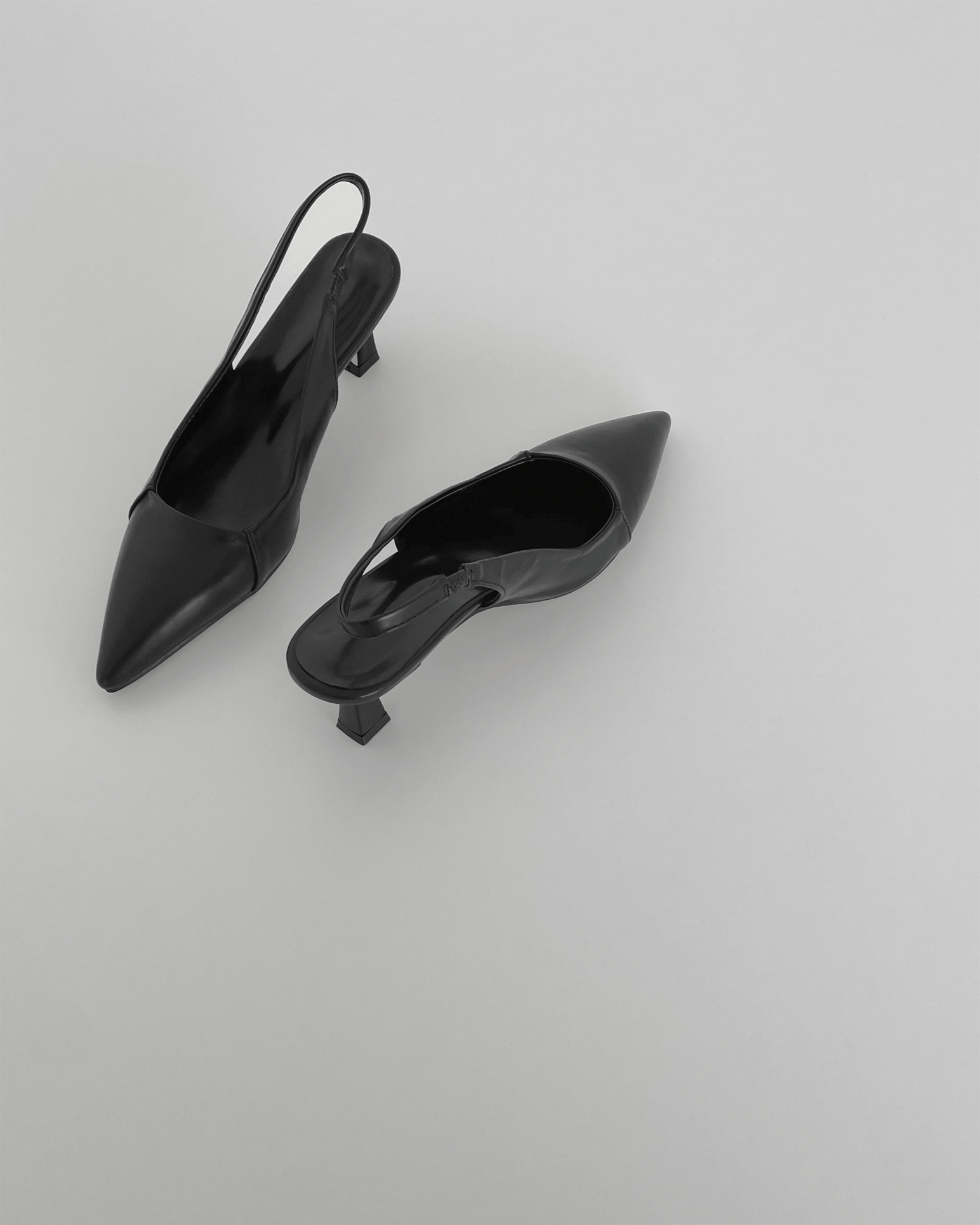 그루밍 Black sling back