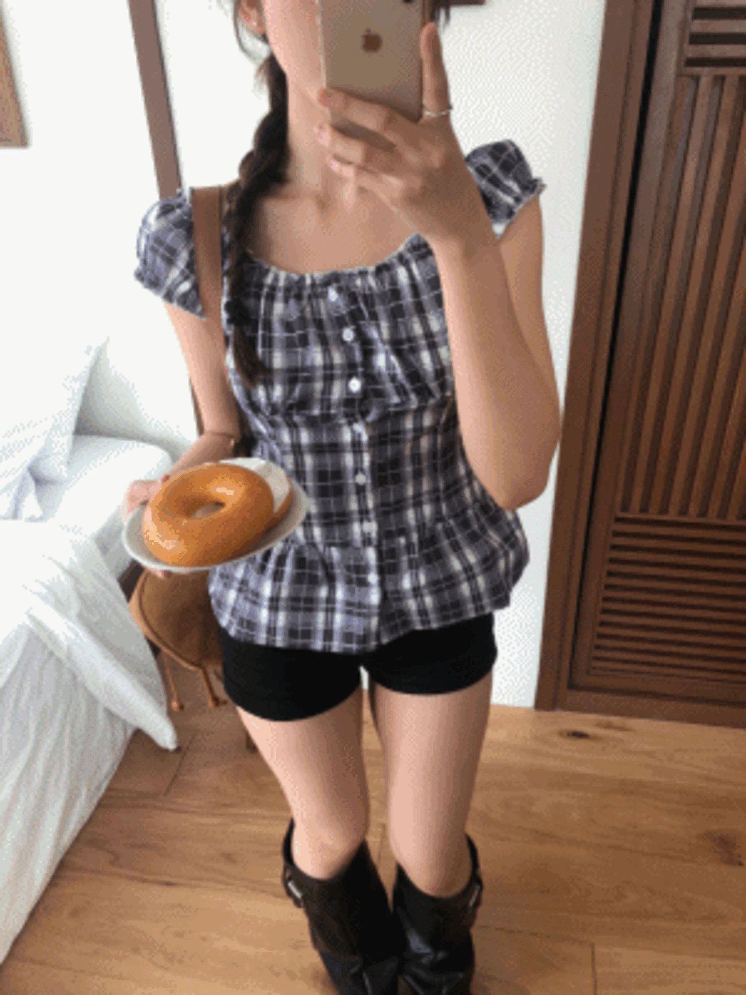 [몸매보정💟/러블리] 글랜 체크 블라우스 스퀘어넥 퍼프 프릴 오픈블라우스 (1col)