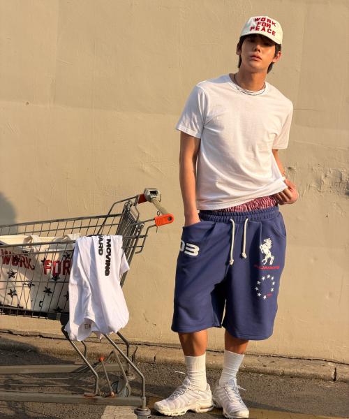 Horse One Tuck Bermuda Pants Blue