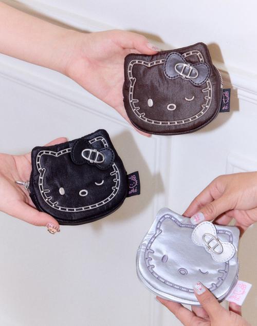 [26SS] [Hello Kitty x athe] 스터드 블랙 스트랩 미니파우치_AAWA6E005BK