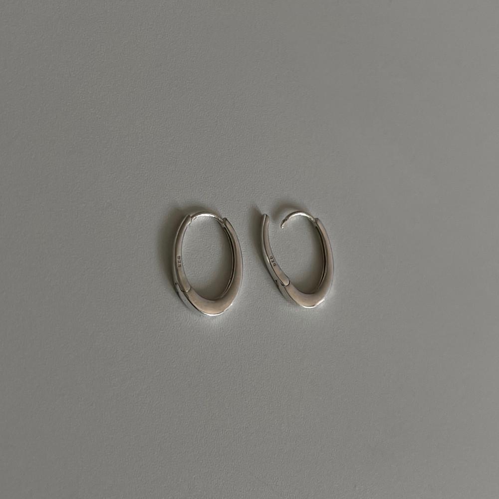nudea - 누데아 플랫 호보쉐입 하프 문 실버 링 귀걸이 silver925