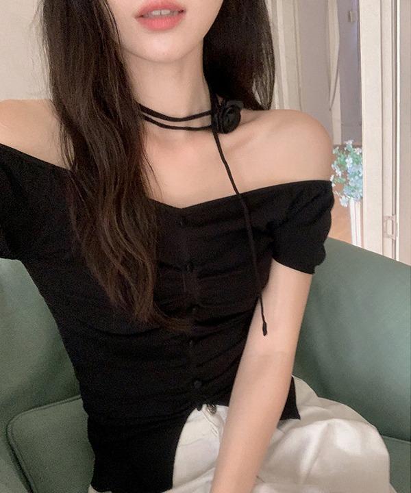 쇼퍼랜드 [코사주 타이 셋트]로즈 오프 숄더 반팔 트임 니트 (3color)