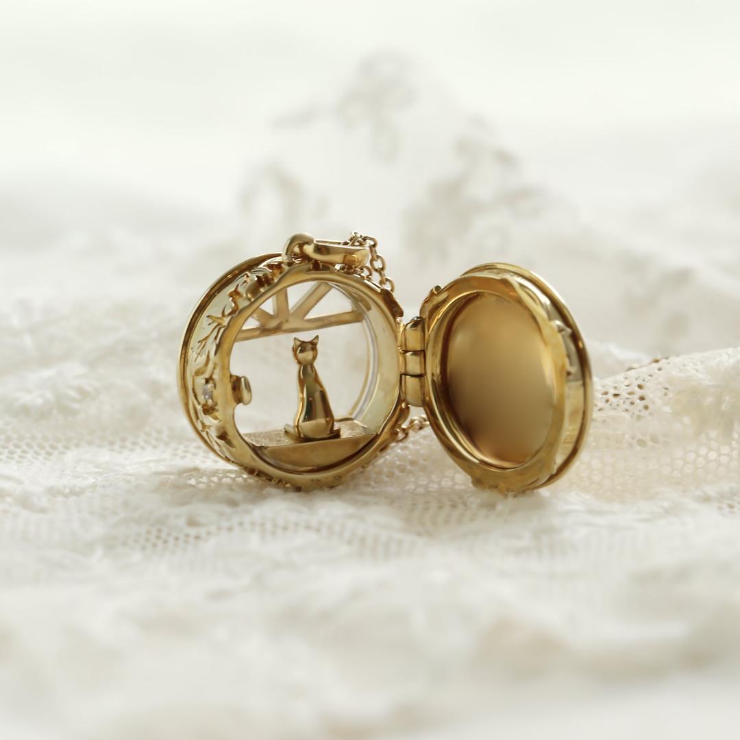 Cat in the window locket necklace