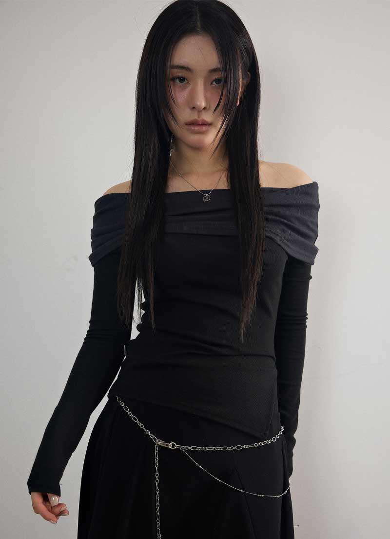 DAISY OFF-SHOULDER TEE / BLACK / 2.28 순차 발송 예정