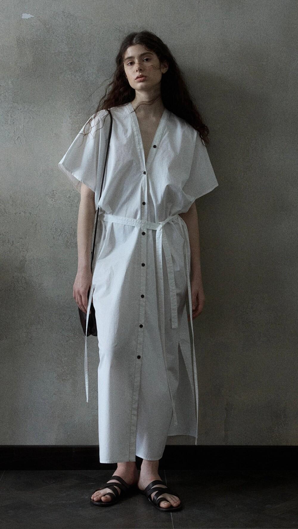 HELLO SEPTEMBER 화이트 바로배송 v넥 코튼 콘트라스트 라인 원피스