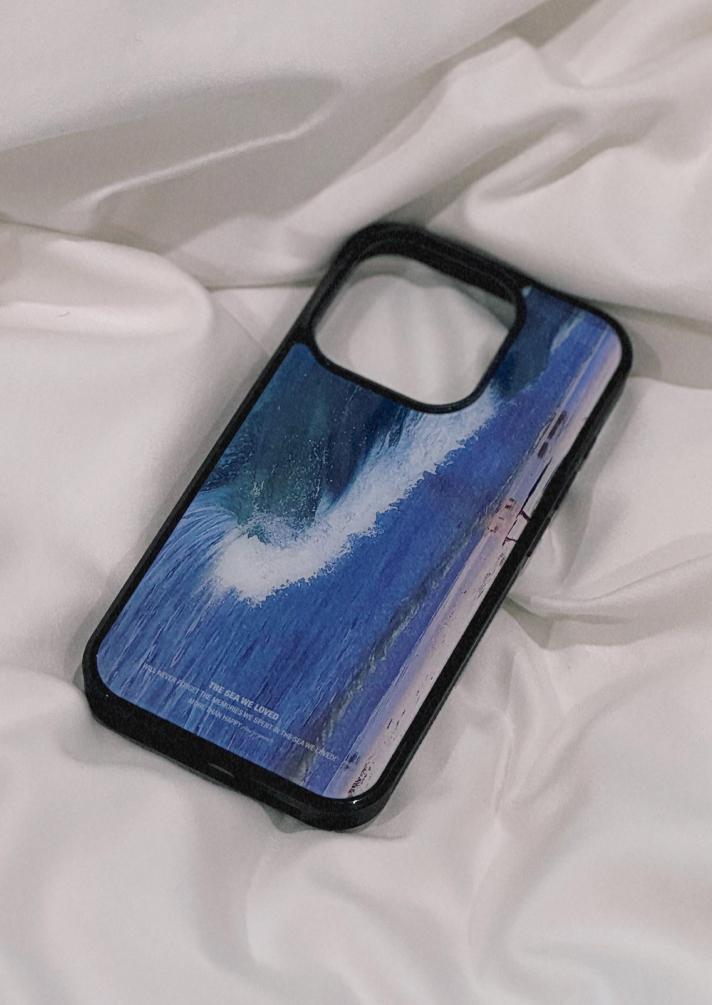 Peace in wave Bumper case