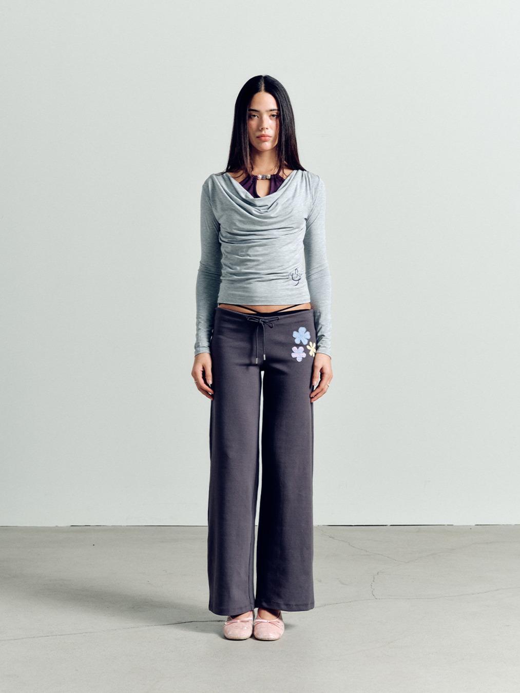 FLOWER APPLIQUE BOOTCUT PANTS CHARCOAL