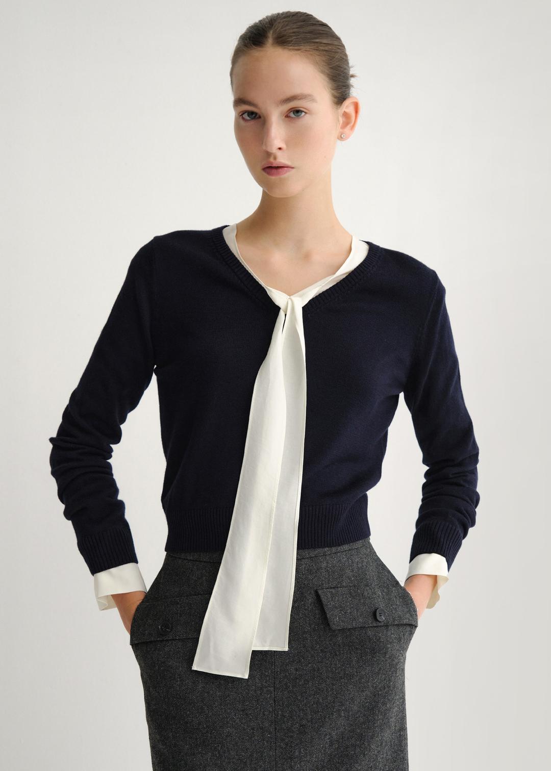 베르 브이넥 니트