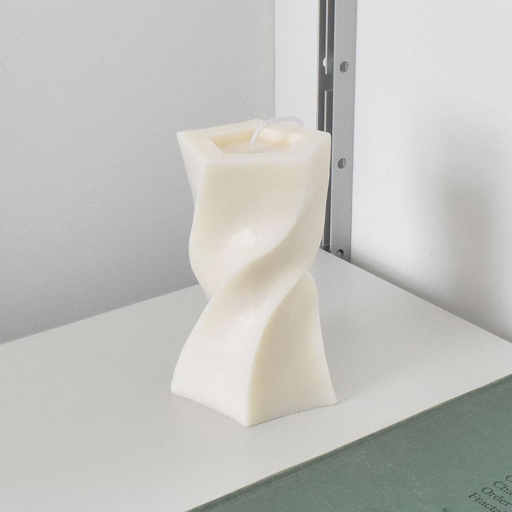 Unbalance Twist Candle - Ivory