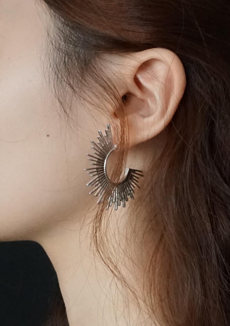 [E310]apollo crown earring/귀걸이/미니멀귀걸이/시선