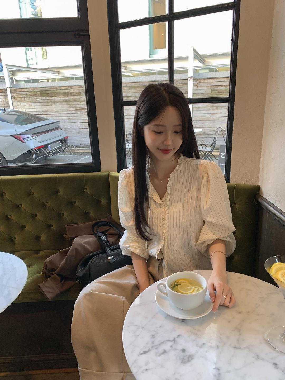 모너프 마요 스트라이프 블라우스 1color