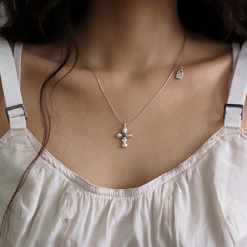 cross necklace (black opal)