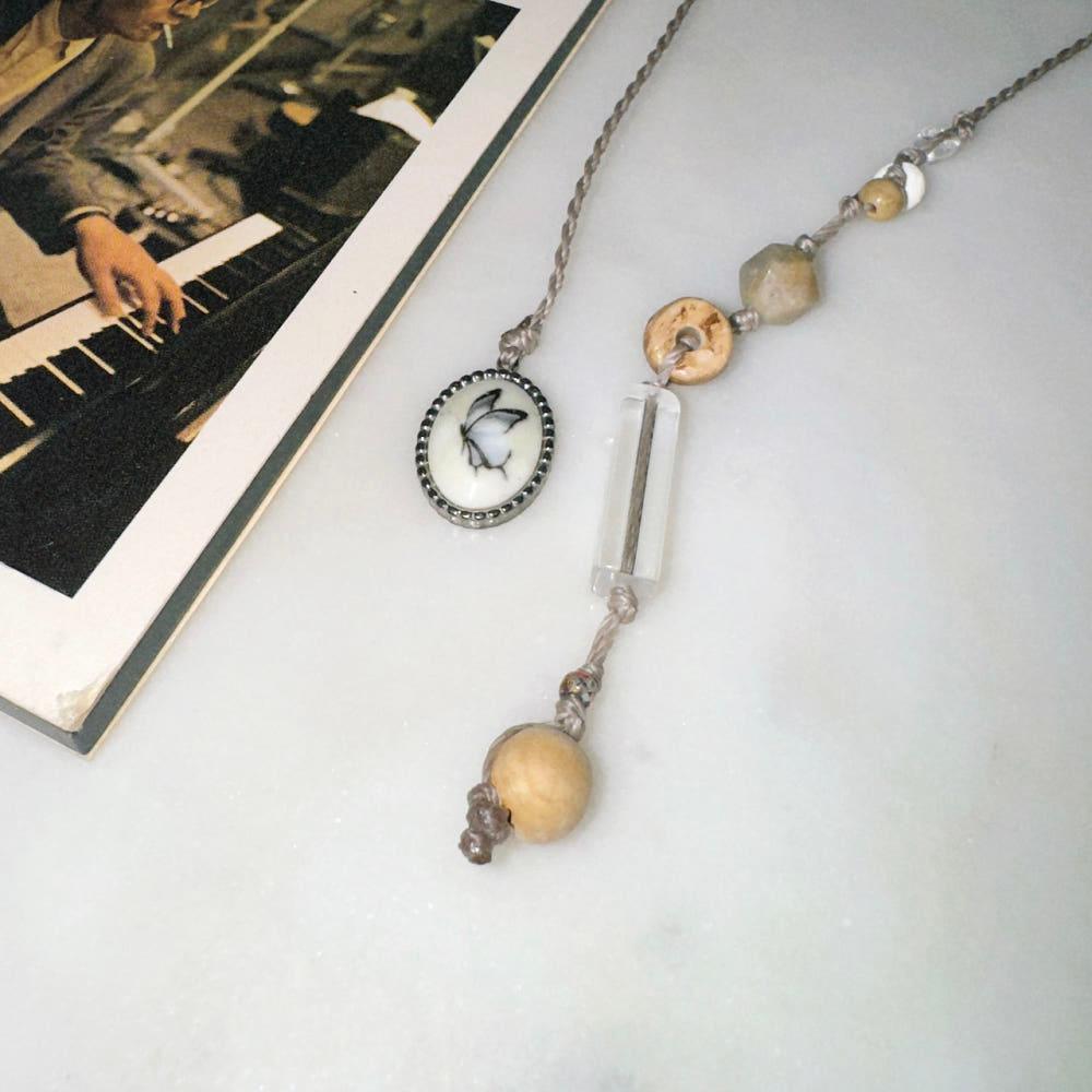 오무무 OMUMU 화이트 나비 펜던트 책갈피 원석 매듭 끈갈피