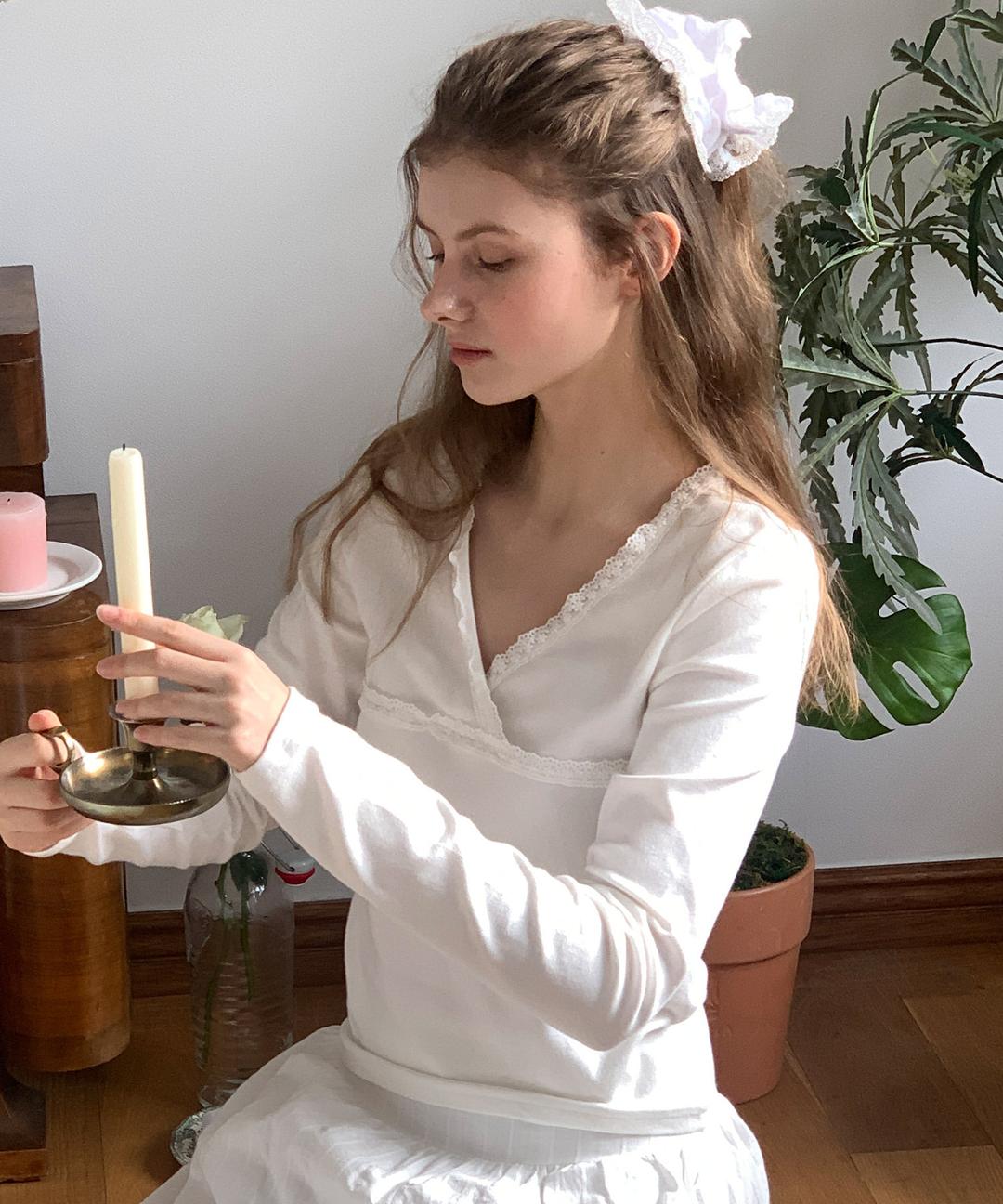 V-Neck Lace Wrap T-Shirt ( White )