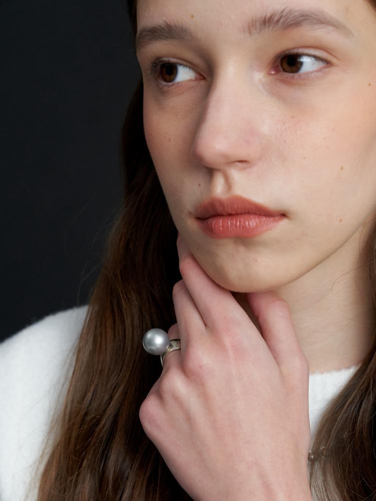Essential Big Pearl Ring (L233MRI010)