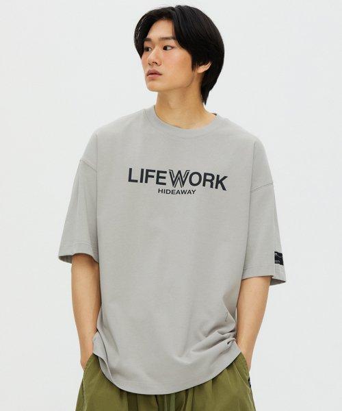박스로고 반팔 티셔츠