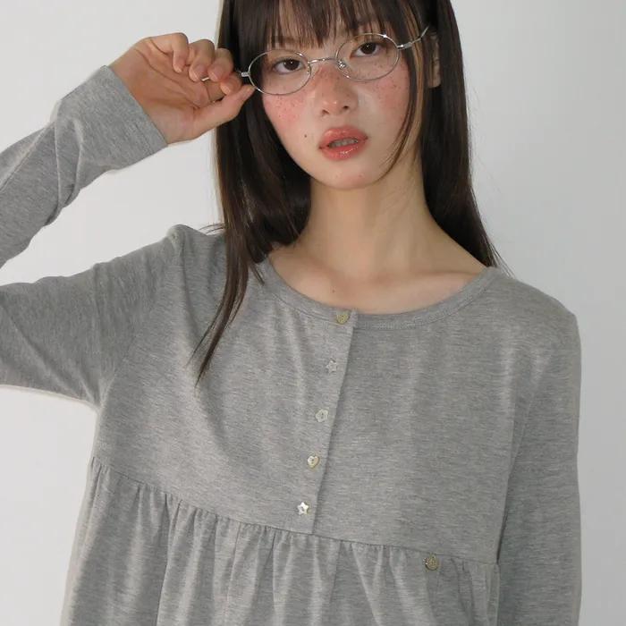 SHAPE BUTTON RUFFLE LONG SLEEVE GREY