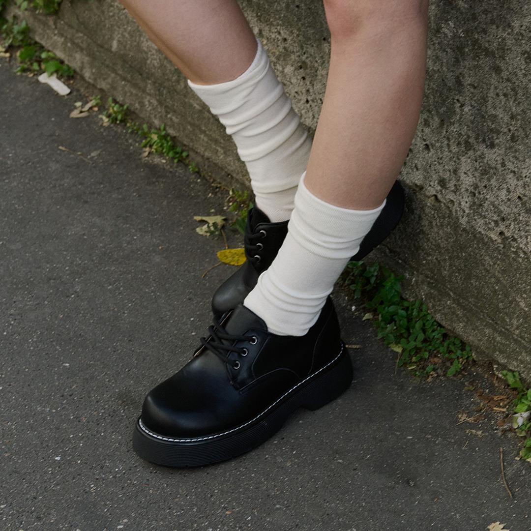 솔트앤초콜릿 (흑 4.8 예약배송) 라운드 토 스티치 레이스업 로퍼 412215009 (4.5cm)