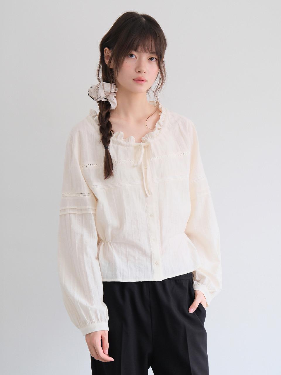 moui Salty lace blouse (CREAM)