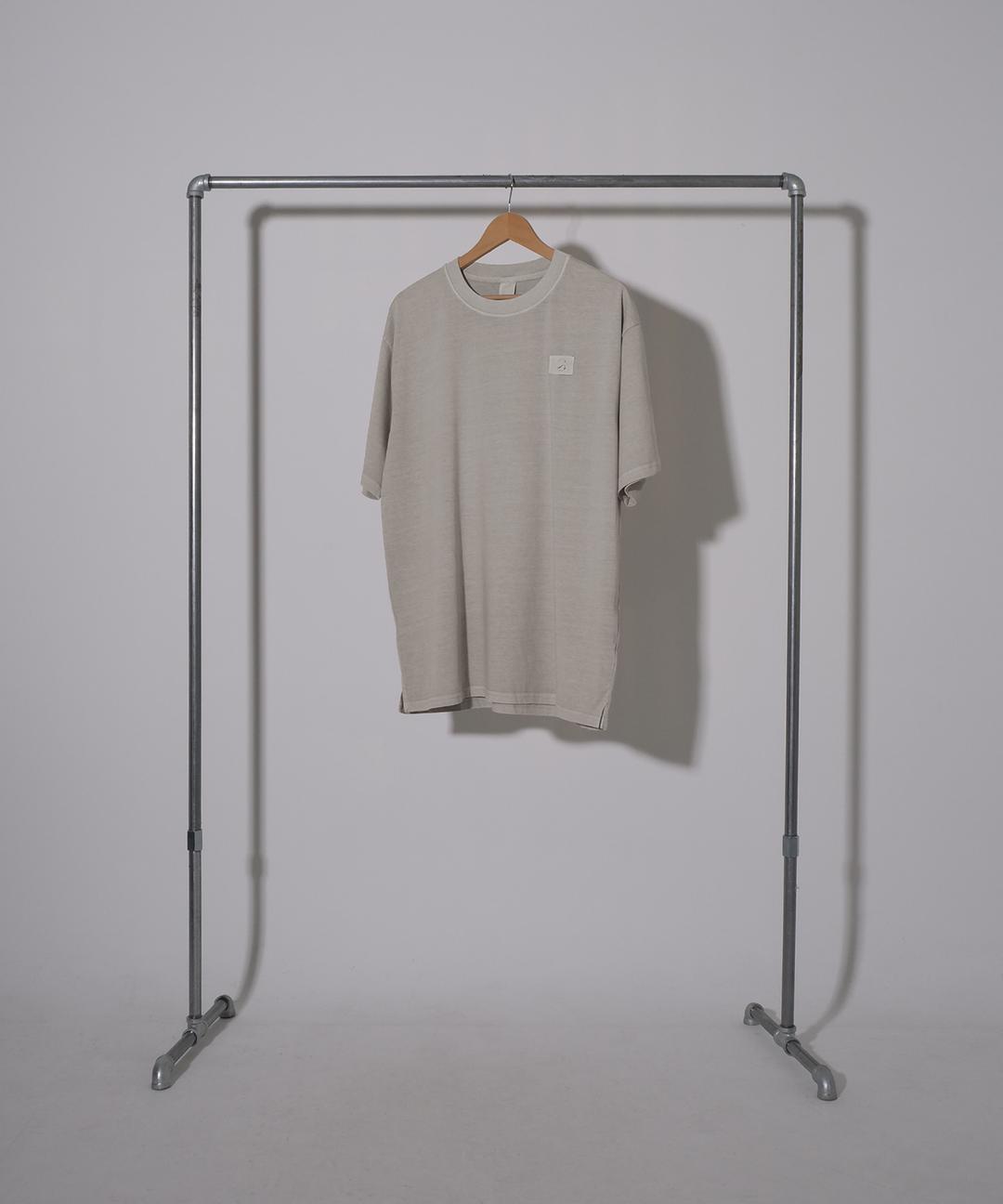 pigment half T-shirt (light beige)