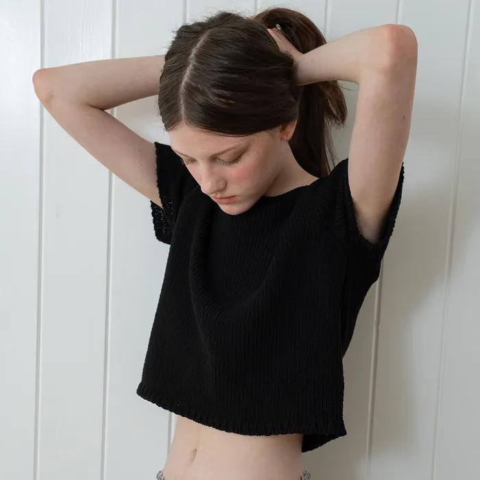 Linen crop cap sleeve knit (Black)