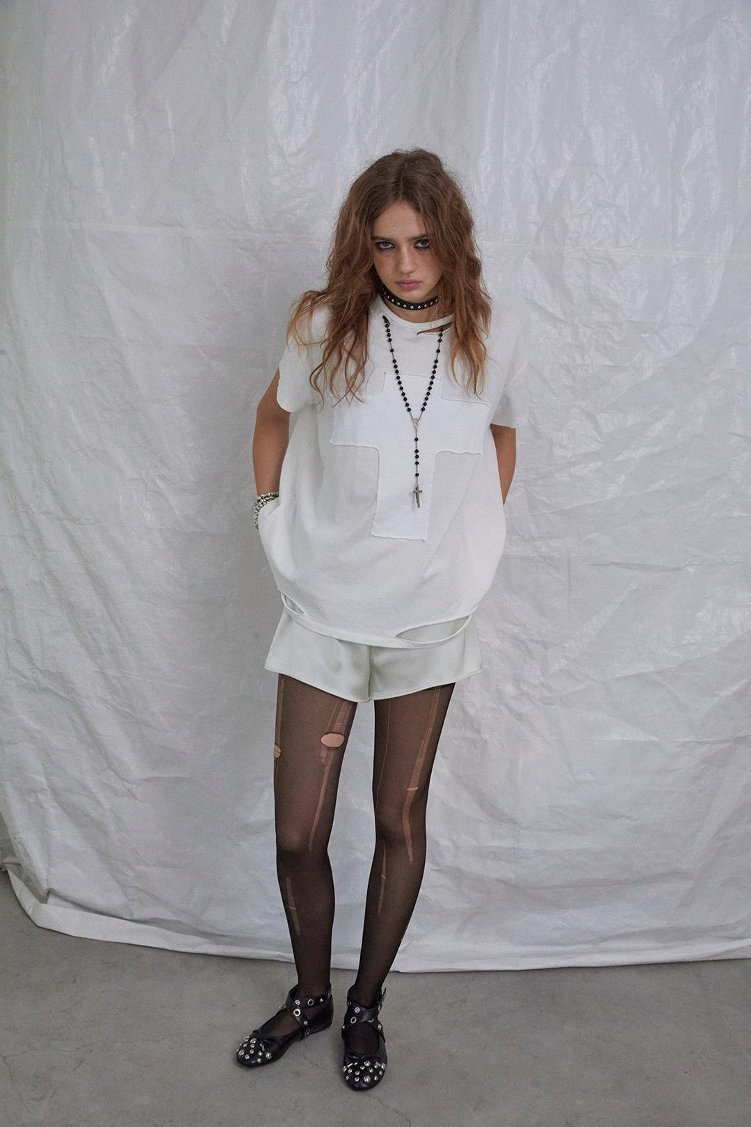 [3rd restock] PATIENT DAMAGED TEE IN ECRU