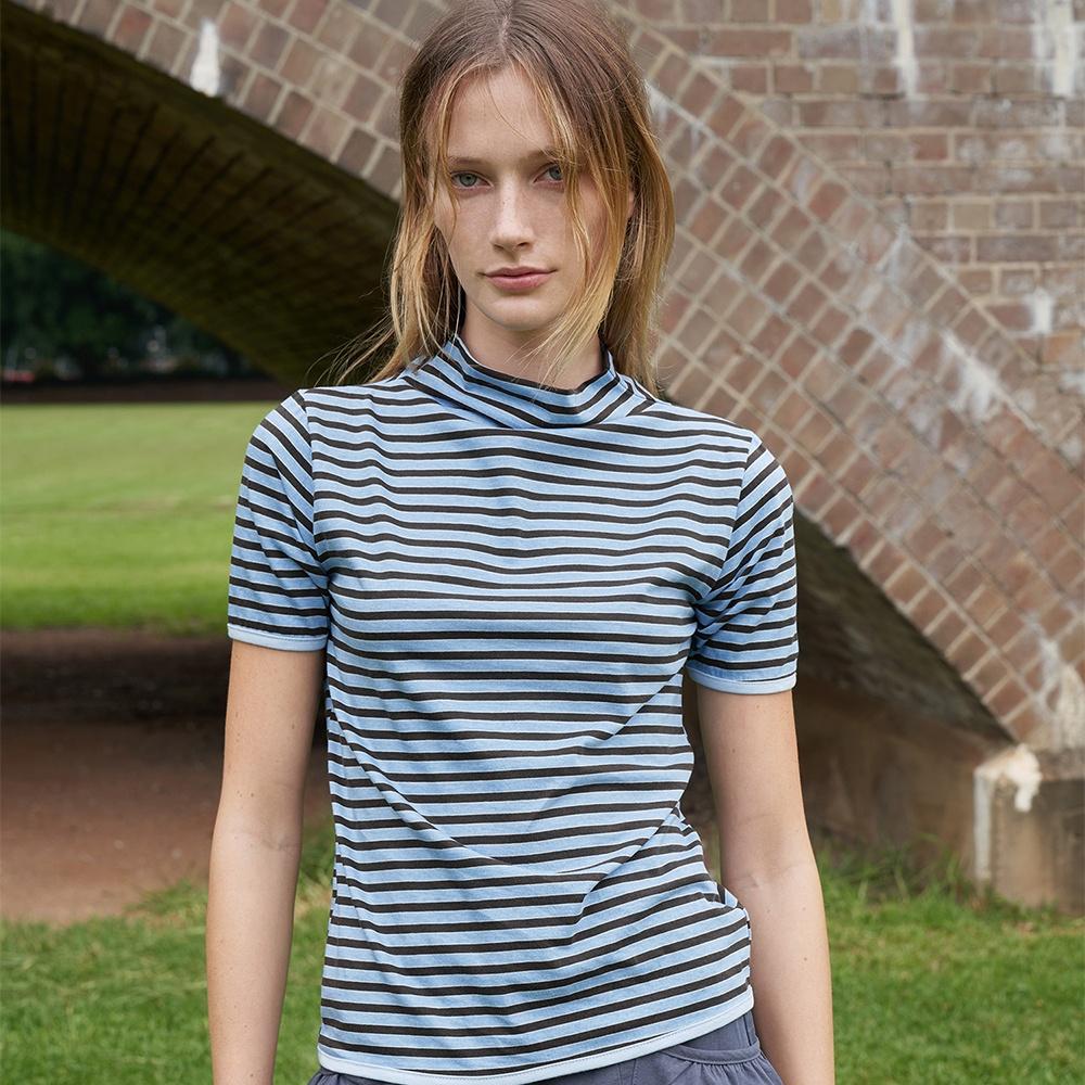 STRIPE HALF NECK TOP DOLPHIN