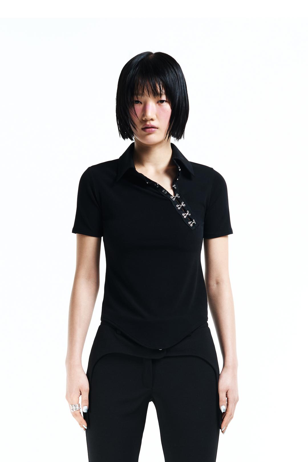DIAGONAL HOOK COLLAR TEE (BLACK)