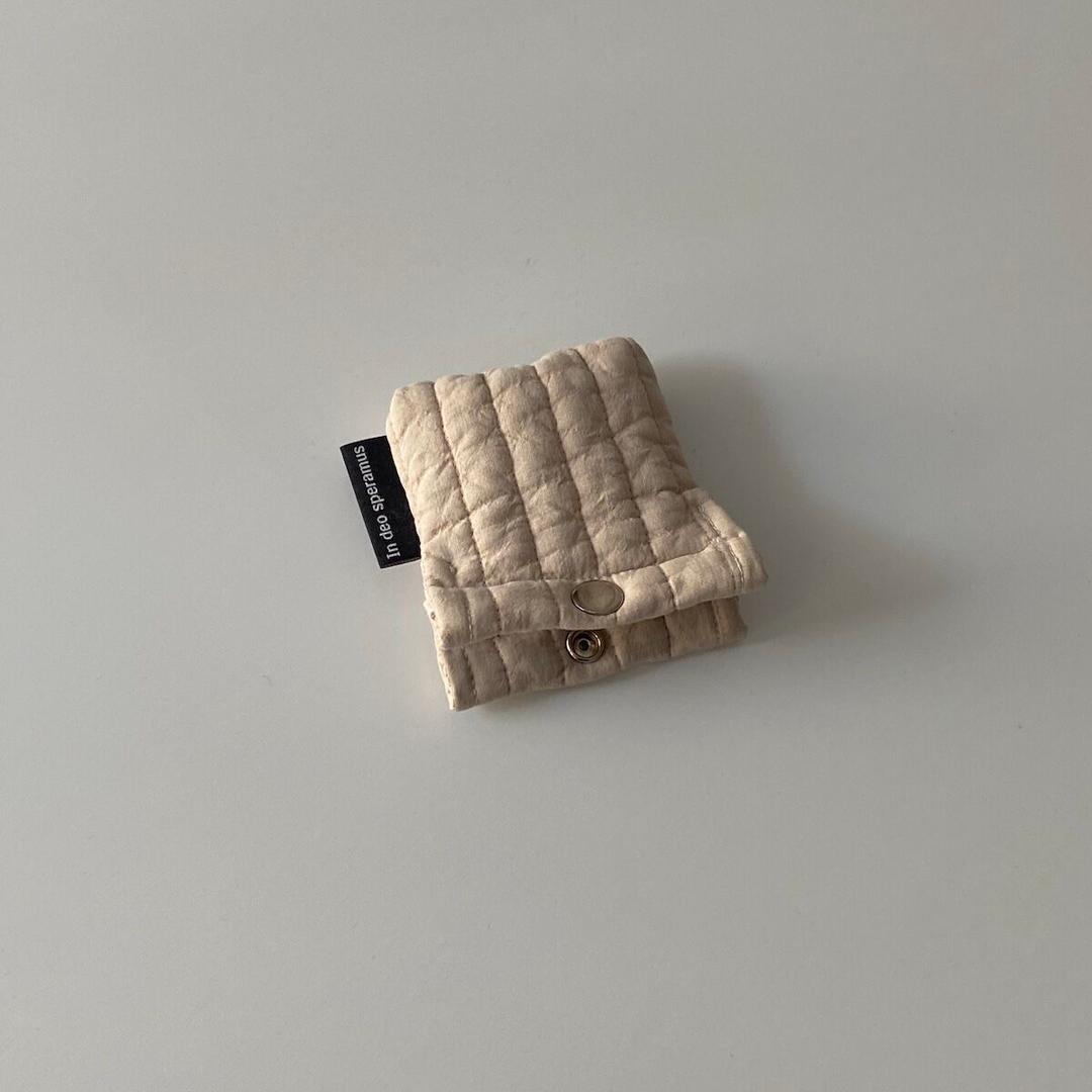 패딩 크림 에어팟 케이스 (Quilting cream airpods case)