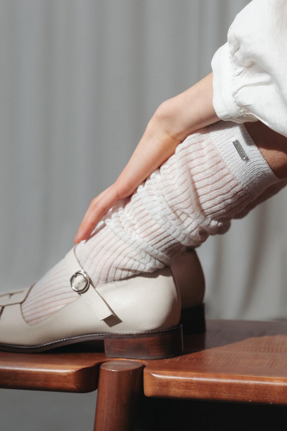 [4/12예약배송] SEE-THROUGH KNEE SOCKS_TT3S706IV
