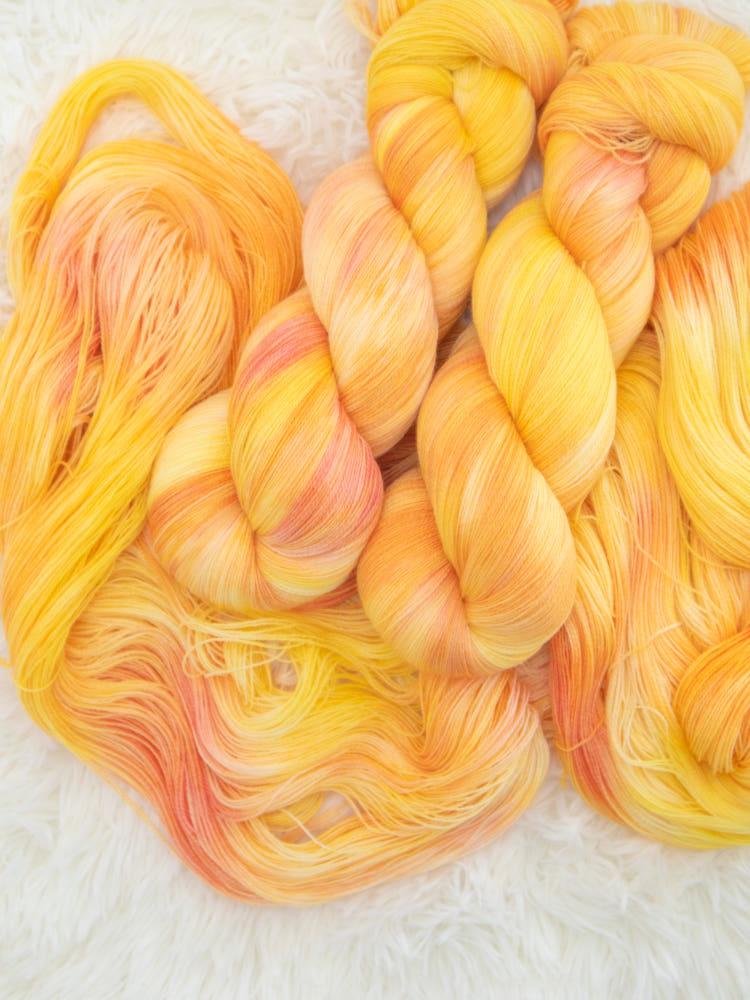 유니콘뿔 Classic Lace 손염색실 핸드다잉얀 스너기앤울리 뜨개실