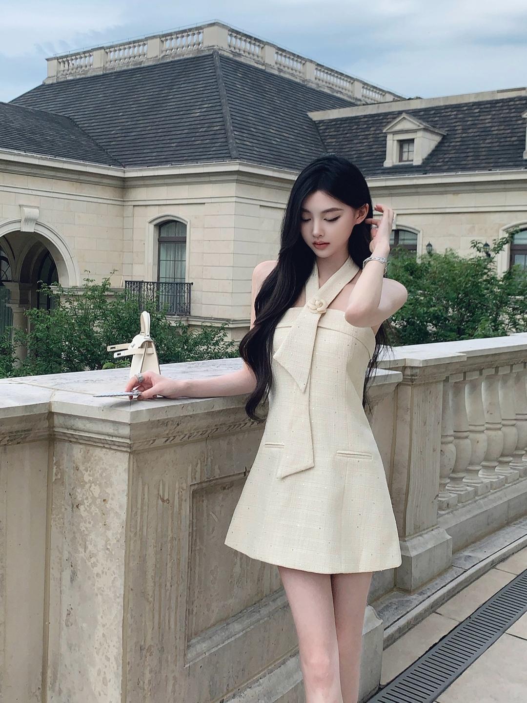 로즈 홀터 타이 원피스