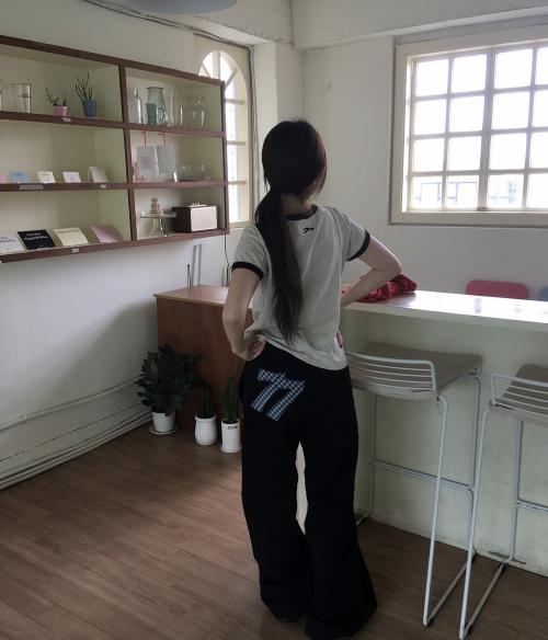 77 아플리케 팬츠 블랙
