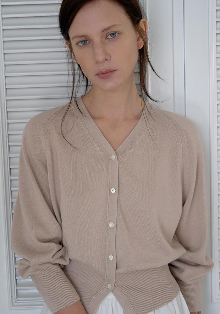SILK CURVED V-NECK CARDIGAN_PINK BEIGE