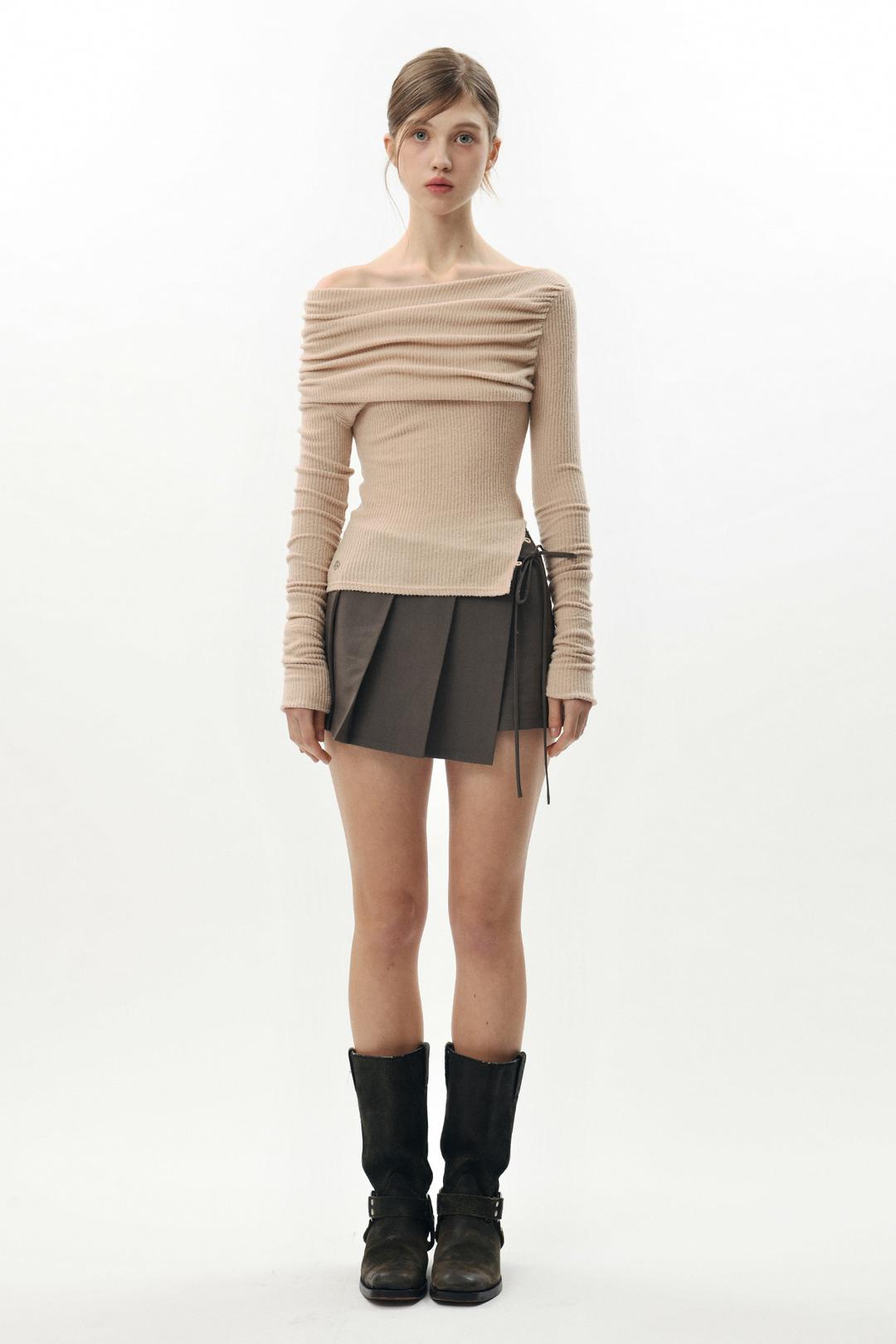 [12/11~] JENNIE OFF-SHOULDER TOP beige