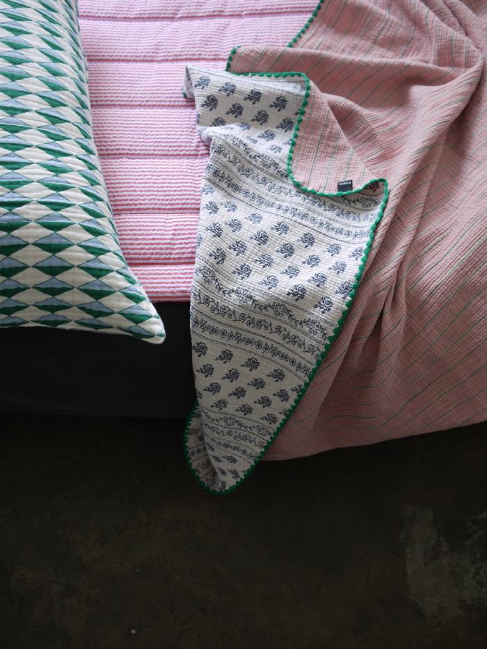 triple cotton blanket black flower+red stripe