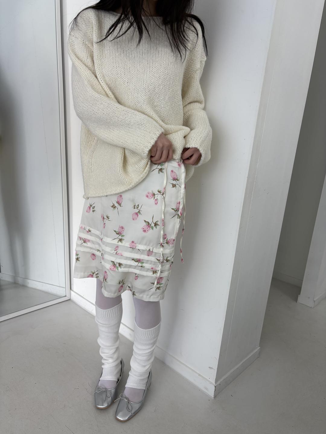 FLOWER PINTUCK SKIRT